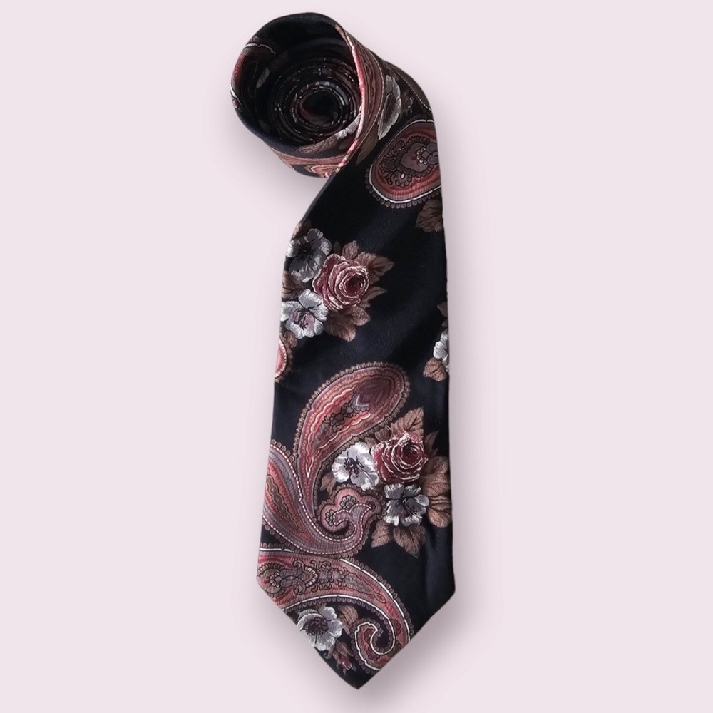 Vintage Halston III Necktie Men's Silk Floral Tie Black with flowers